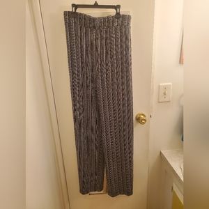 JM Collection Metallic Wide-leg pants  size 3X. Pants fit true to size.